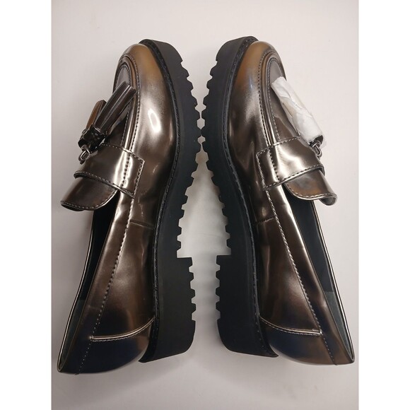 Franco Sarto Sz 5.5 Carolynn Loafers Metallic Pewter Silver w/ Tassels Lugg Sole - Picture 3 of 16